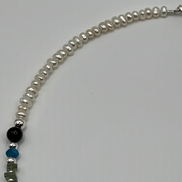 ARTISAN PEARL, STERLING, AMETHYST, PERIDOT, ONYX, AND APATITE NECKLACE 18.5” - Picture 5 of 12